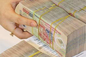 Nghịch lý nuôi dưỡng nguồn thu và "tận thu"